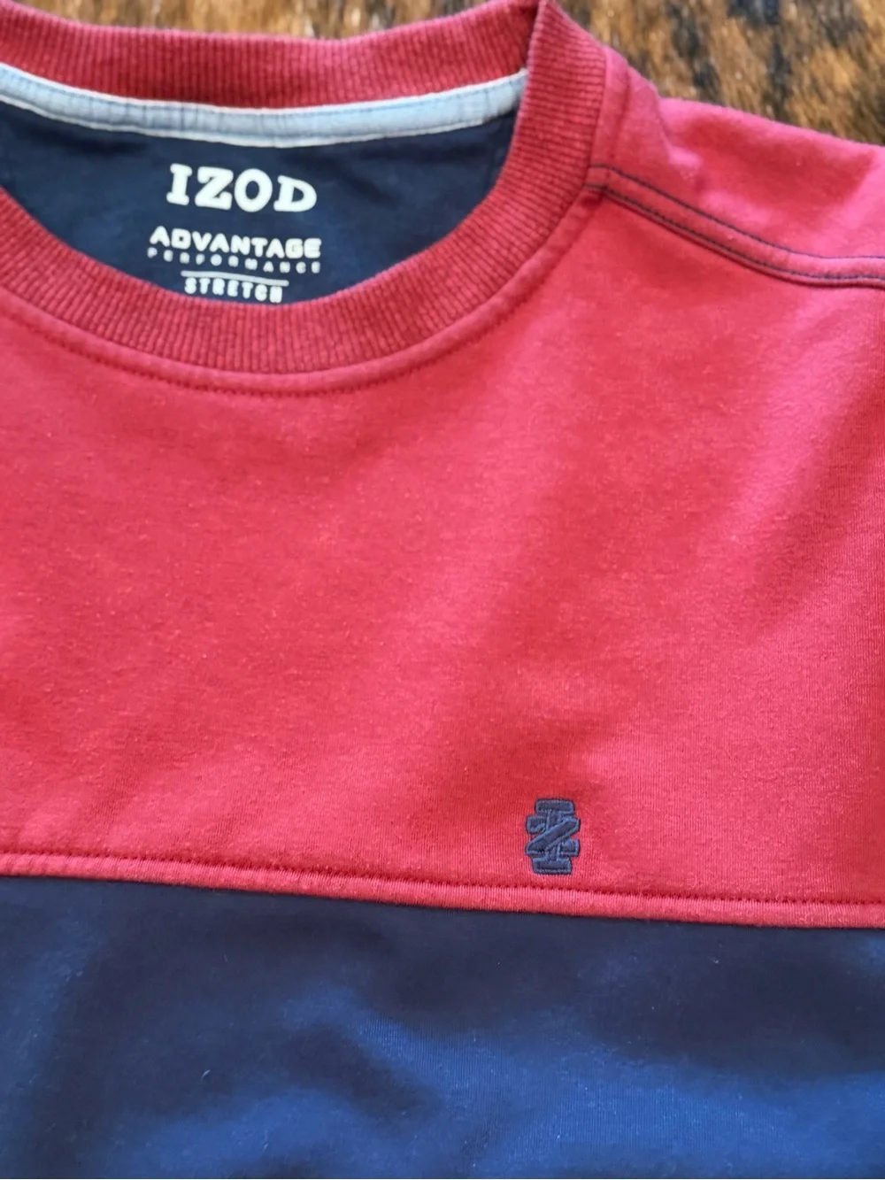 IZOD Performance Colorblock Crewneck Sweatshirt Red - Navy Stretch Men Size M